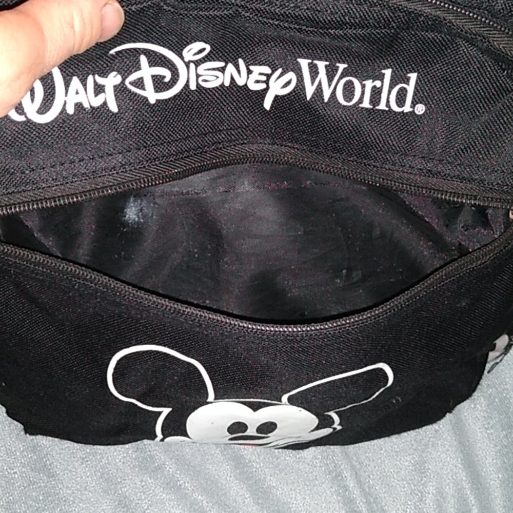 🐭 Mickey Mouse Backpack 🐭 - Picture 9 of 13